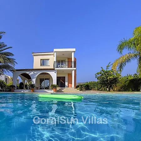 Amazing Pool, Complete Privacy, Amenities And Nearby Villa Peyia
