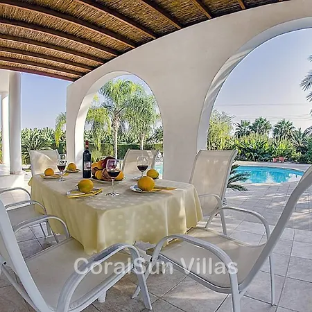 Amazing Pool, Complete Privacy, Amenities And Nearby Villa