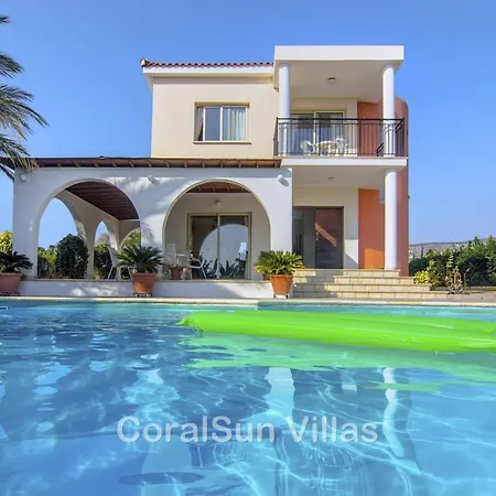 Amazing Pool, Complete Privacy, Amenities And Nearby *