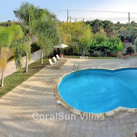 Amazing Pool, Complete Privacy, Amenities And Nearby Villa *
