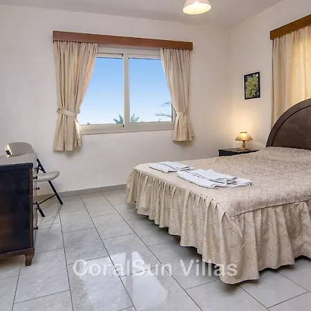 Amazing Pool, Complete Privacy, Amenities And Nearby Villa *