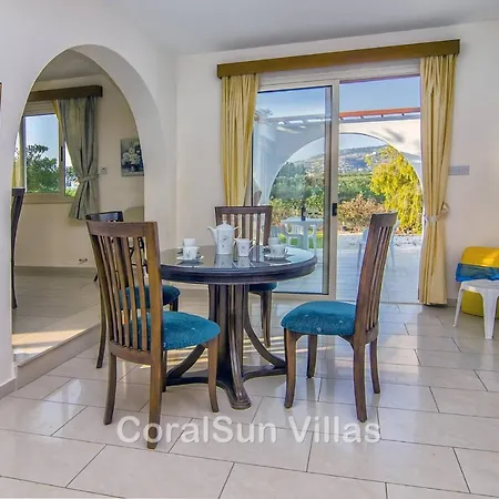 Amazing Pool, Complete Privacy, Amenities And Nearby Peyia