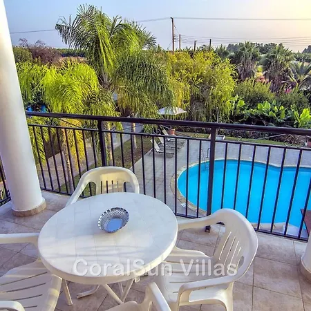 Amazing Pool, Complete Privacy, Amenities And Nearby Villa