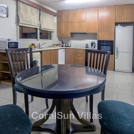 Amazing Pool, Complete Privacy, Amenities And Nearby *