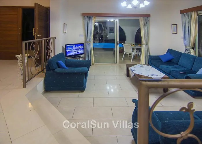 Amazing Pool, Complete Privacy, Amenities And Nearby Villa *