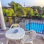 Amazing Pool, Complete Privacy, Amenities And Nearby Vila