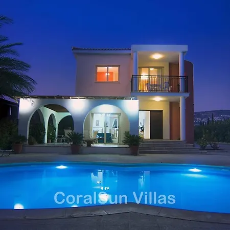 Villa Amazing Pool, Complete Privacy, Amenities And Nearby Peyia