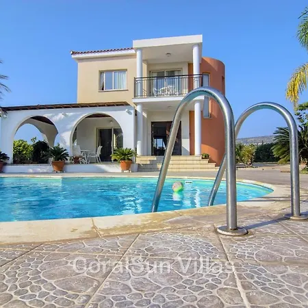 Amazing Pool, Complete Privacy, Amenities And Nearby *