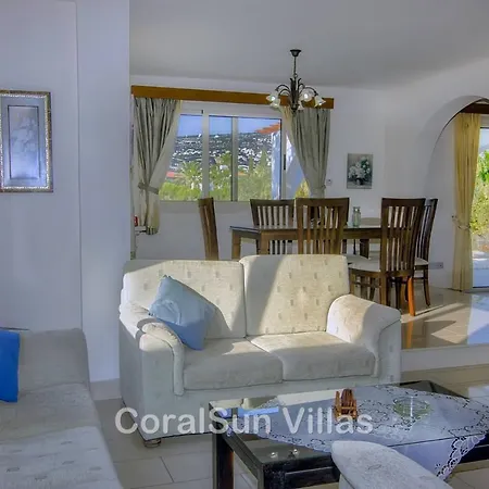 Amazing Pool, Complete Privacy, Amenities And Nearby *