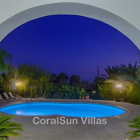 Amazing Pool, Privacy, Amenities Nearby * Peyia