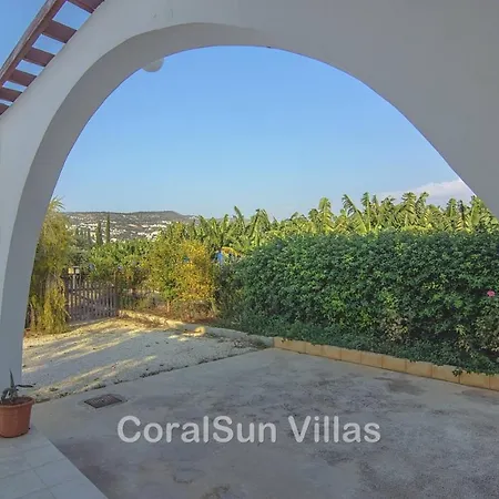 Vila Amazing Pool, Complete Privacy, Amenities And Nearby Pegeia