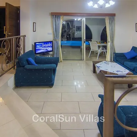 Amazing Pool, Complete Privacy, Amenities And Nearby Villa *