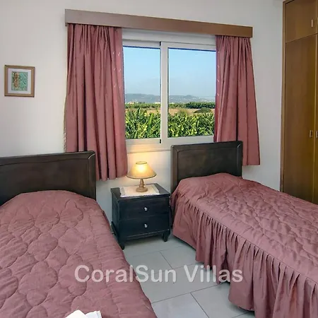 Amazing Pool, Complete Privacy, Amenities And Nearby Villa *