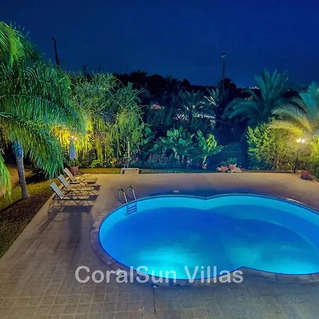 Amazing Pool, Complete Privacy, Amenities And Nearby Villa Peyia