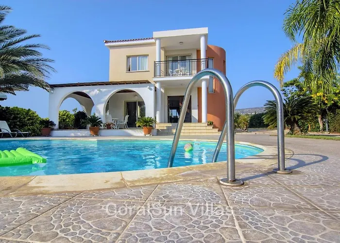 Amazing Pool, Complete Privacy, Amenities And Nearby *