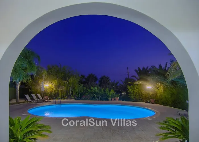 Amazing Pool, Complete Privacy, Amenities And Nearby * Pegeia