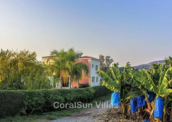 Amazing Pool, Complete Privacy, Amenities And Nearby *