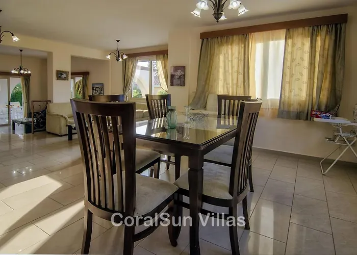 Amazing Pool, Complete Privacy, Amenities And Nearby Pegeia