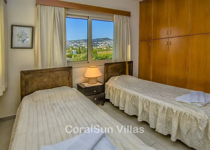 Amazing Pool, Complete Privacy, Amenities And Nearby Pegeia