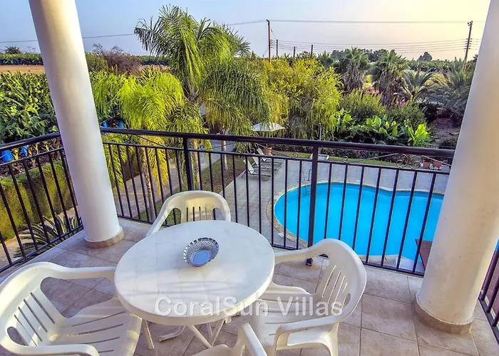 Amazing Pool, Complete Privacy, Amenities And Nearby Vila