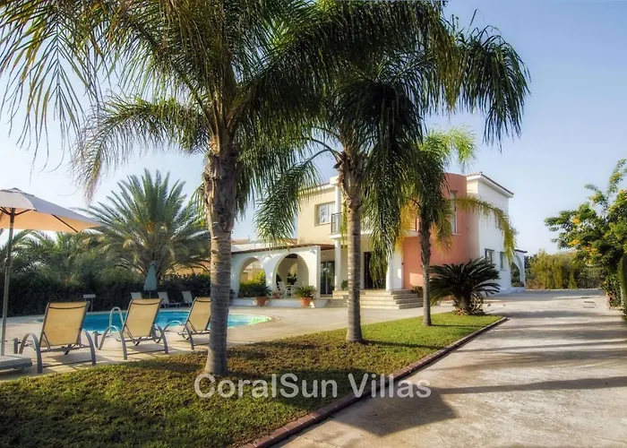 Vila Amazing Pool, Complete Privacy, Amenities And Nearby Pegeia