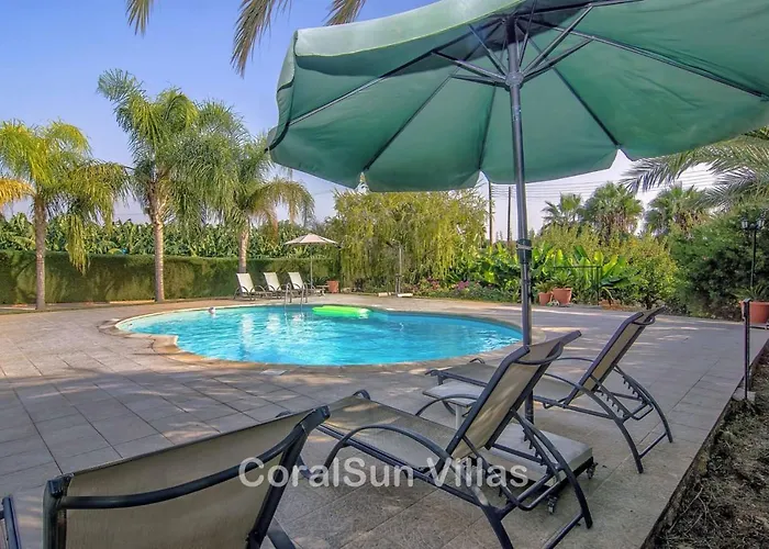 Amazing Pool, Complete Privacy, Amenities And Nearby Vila