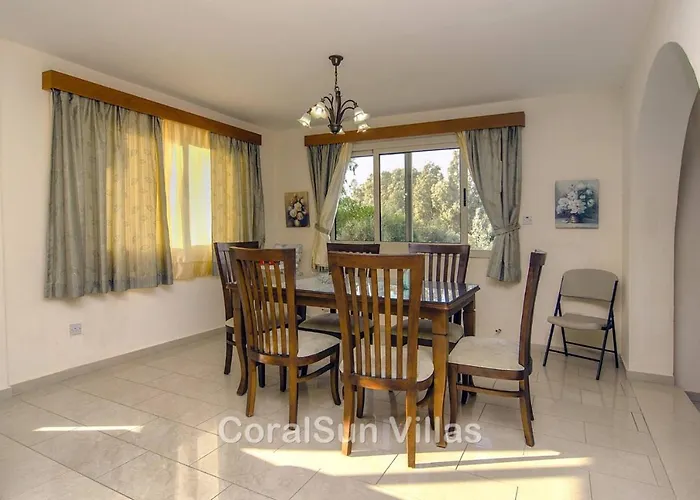 Amazing Pool, Complete Privacy, Amenities And Nearby *