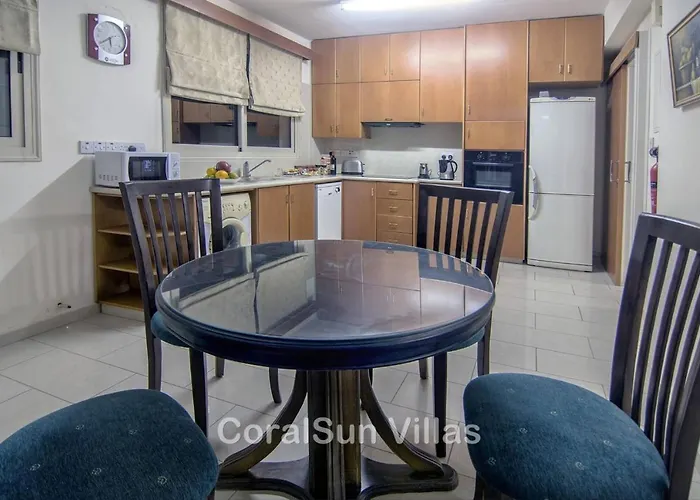 Amazing Pool, Complete Privacy, Amenities And Nearby *