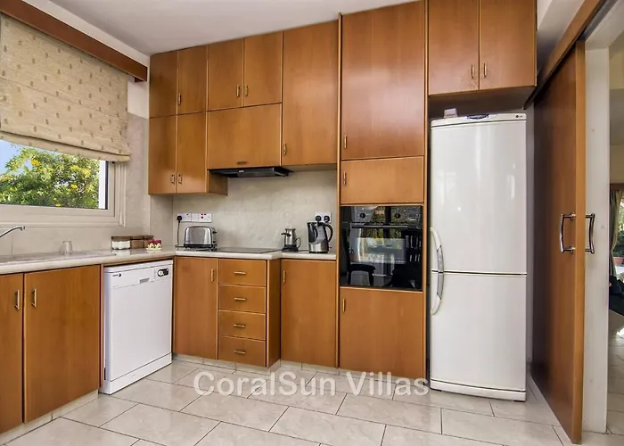 Amazing Pool, Complete Privacy, Amenities And Nearby Vila Pegeia