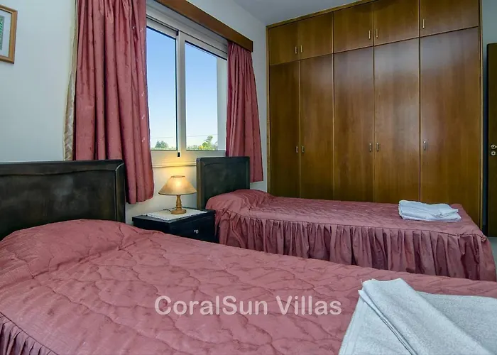 Vila Amazing Pool, Complete Privacy, Amenities And Nearby Pegeia